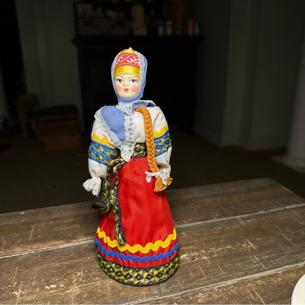 VINTAGE RUSSIAN WOMAN  DOLL, BEAUTIFUL FOLK WEAR Handmade Souvenir